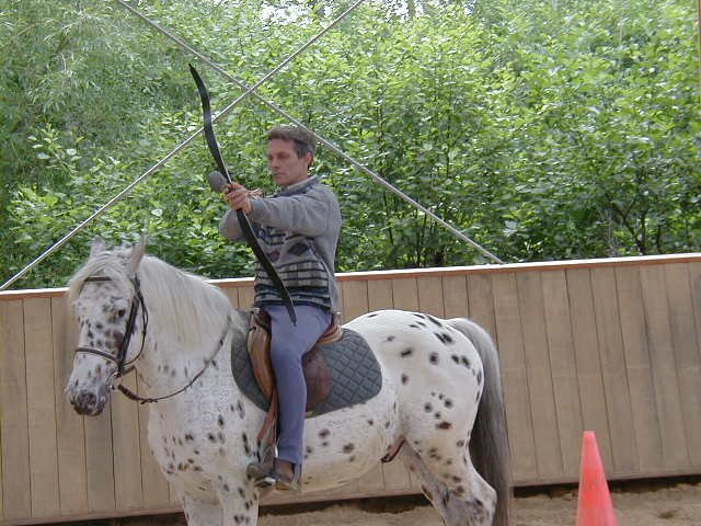 cheval_arc_15_20091008_1074703496